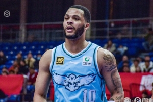 场均26.3分6.4板7.6助1.8断！媒体人：青岛和韦瑟斯庞完成签约