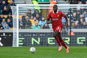 邮报：利物浦追新中卫不代表会放走科纳特，红军仍想与他续约